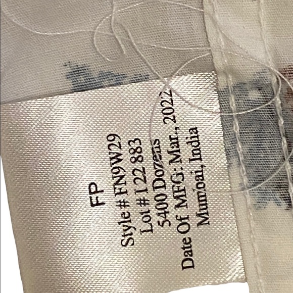 Free Planet Men's Stars and Stripes Flags Palm Tree White Logo Tag NWT $50 Sz M - Picture 4 of 8